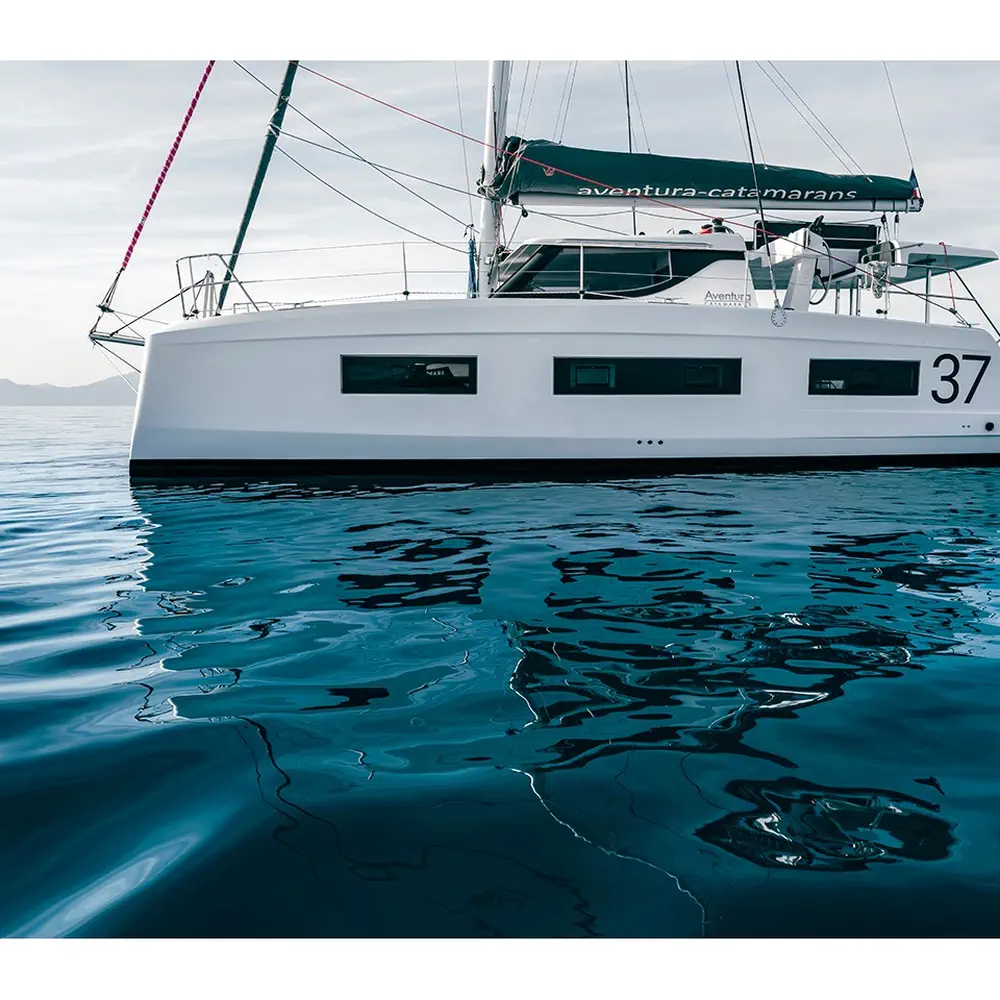 https://dsmkaagprkqin.cloudfront.net/images/aventura-catamarans/catamaran/aventura-37/4507133910000105389-1746640268134926462-manalua-1000x1000.webp