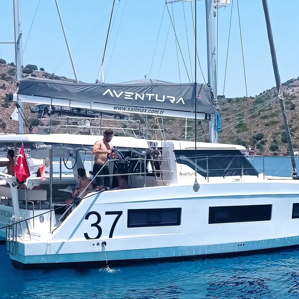 Main image of catamaran, Aventura 37 Catalina