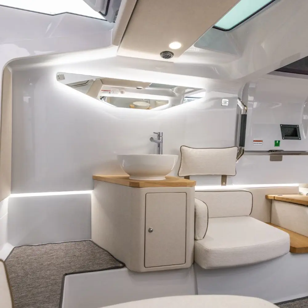 Axopar 37 XC Cross Cabin 7