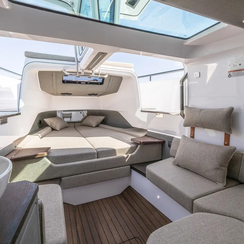 Axopar 37 XC Cross Cabin 5