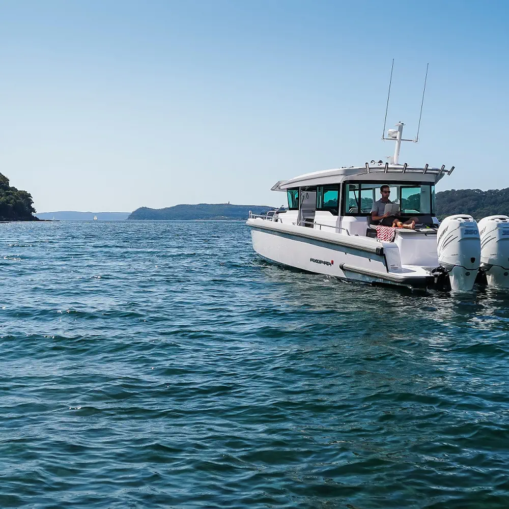 Axopar 37 XC Cross Cabin 2