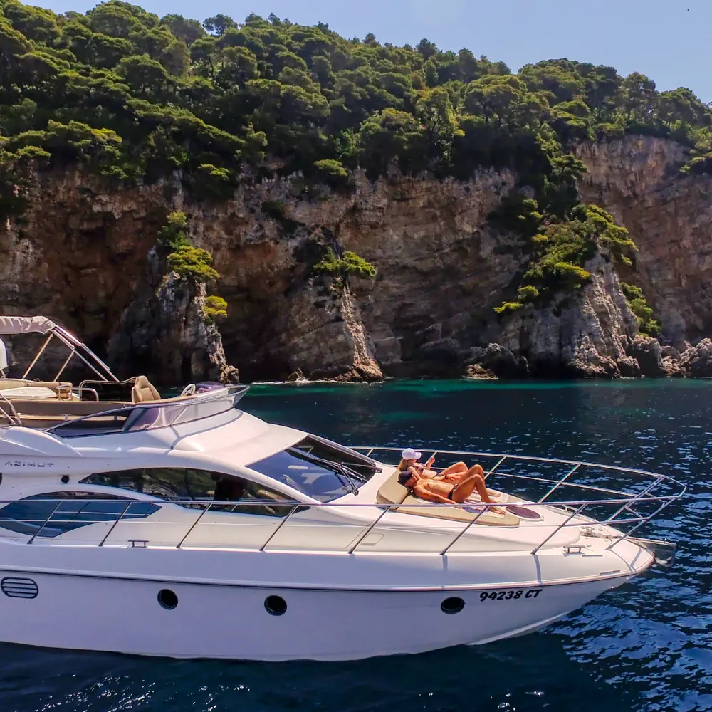 Aphrodite 9
