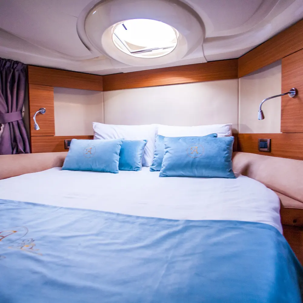Aphrodite 8