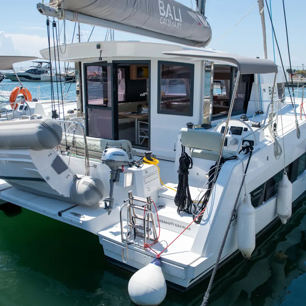 Ela Thalassa III 28