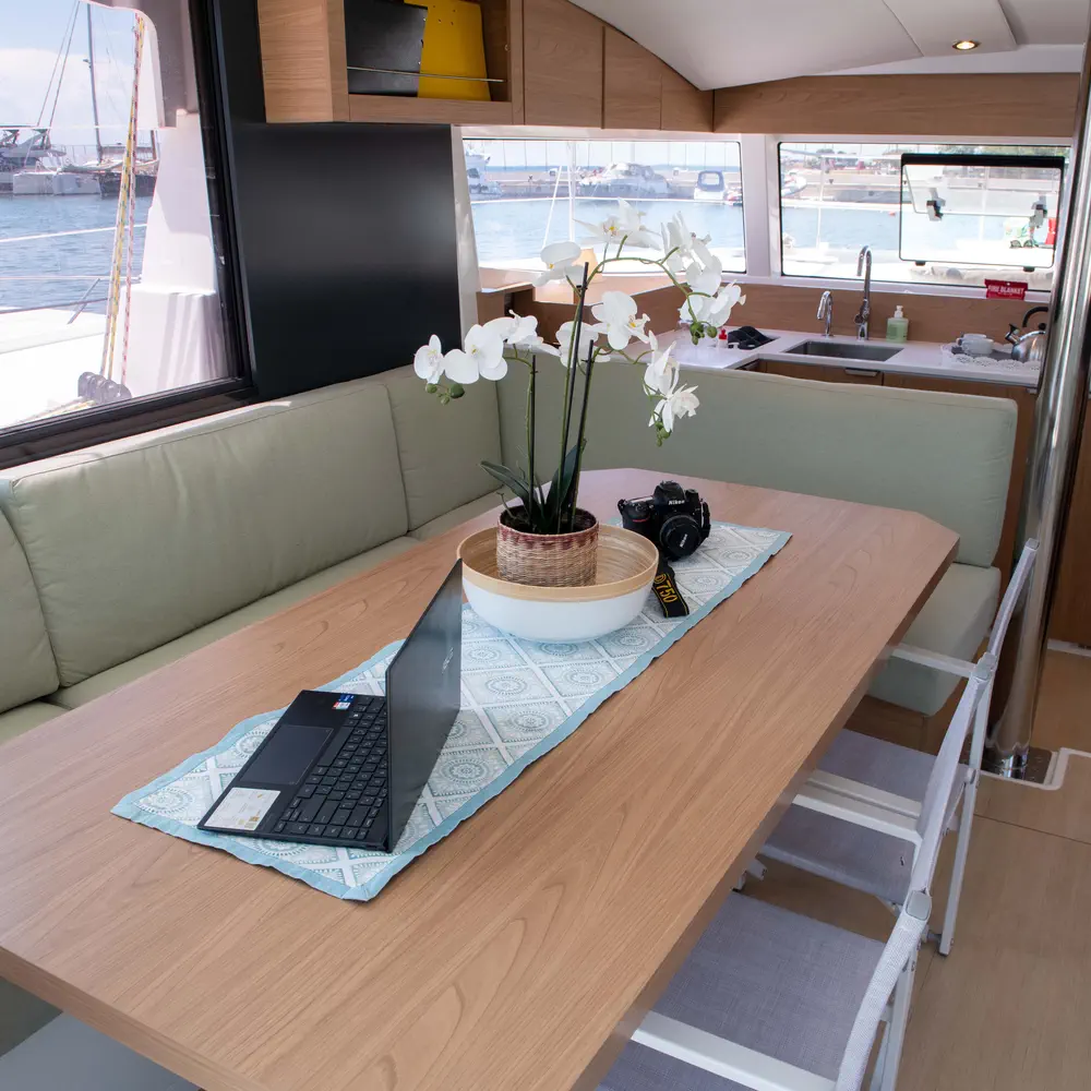 Ela Thalassa III 30
