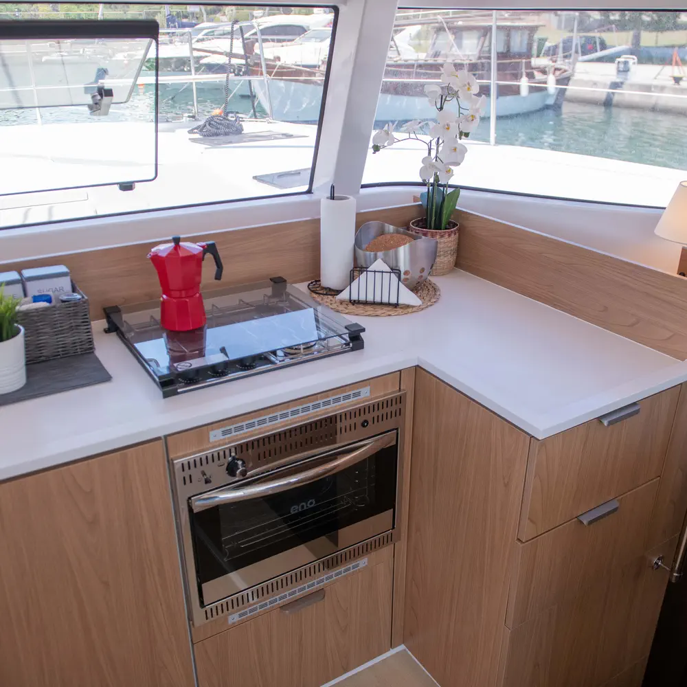 Ela Thalassa III 44