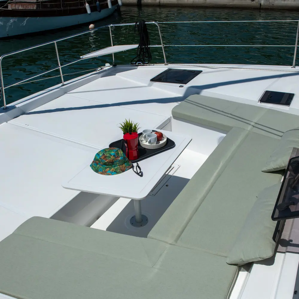 Ela Thalassa III 72