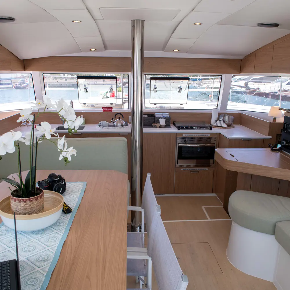 Ela Thalassa III 71
