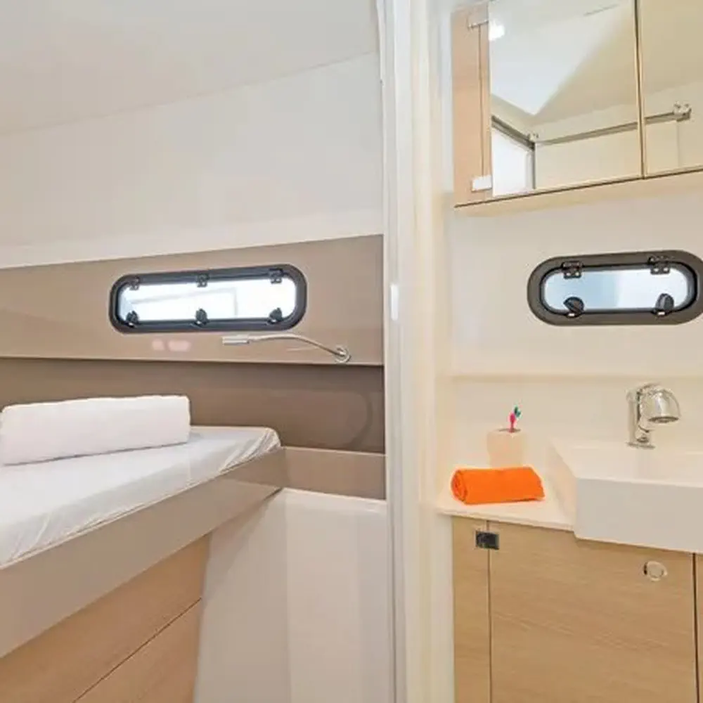 GALASSIA (Electric WC, Solar Panels, 1 SUP free of charge) 23