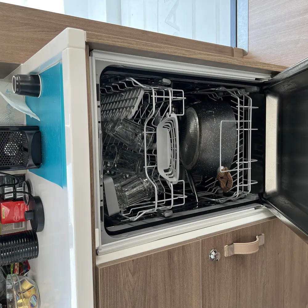 Star Velvet (A/C, Generator, Water Maker, dishwasher) 8