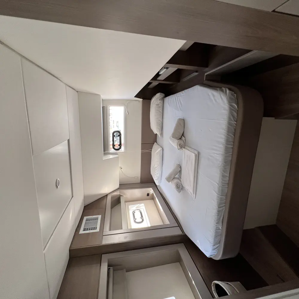 Star Velvet (A/C, Generator, Water Maker, dishwasher) 18