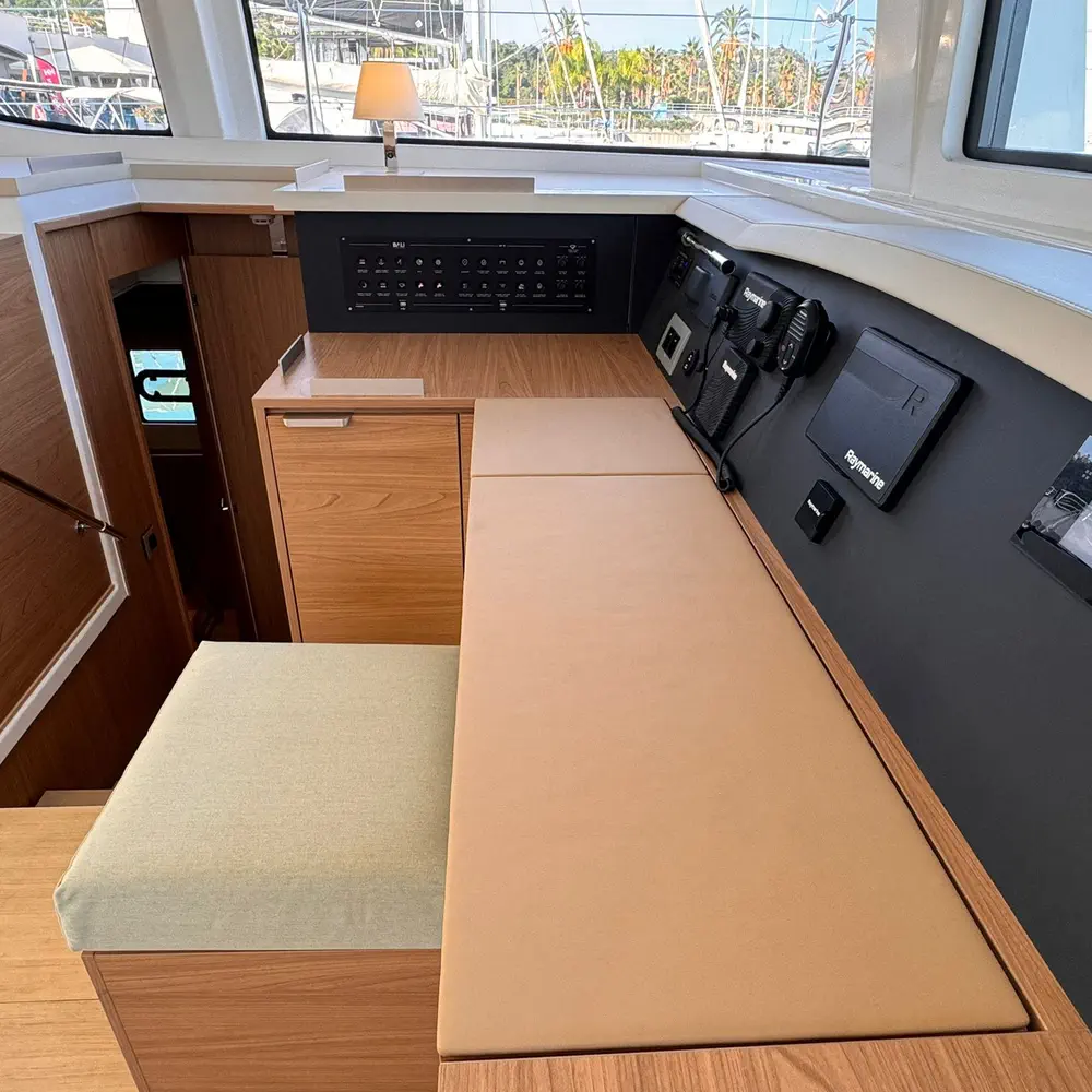 Silver Dolphin 14