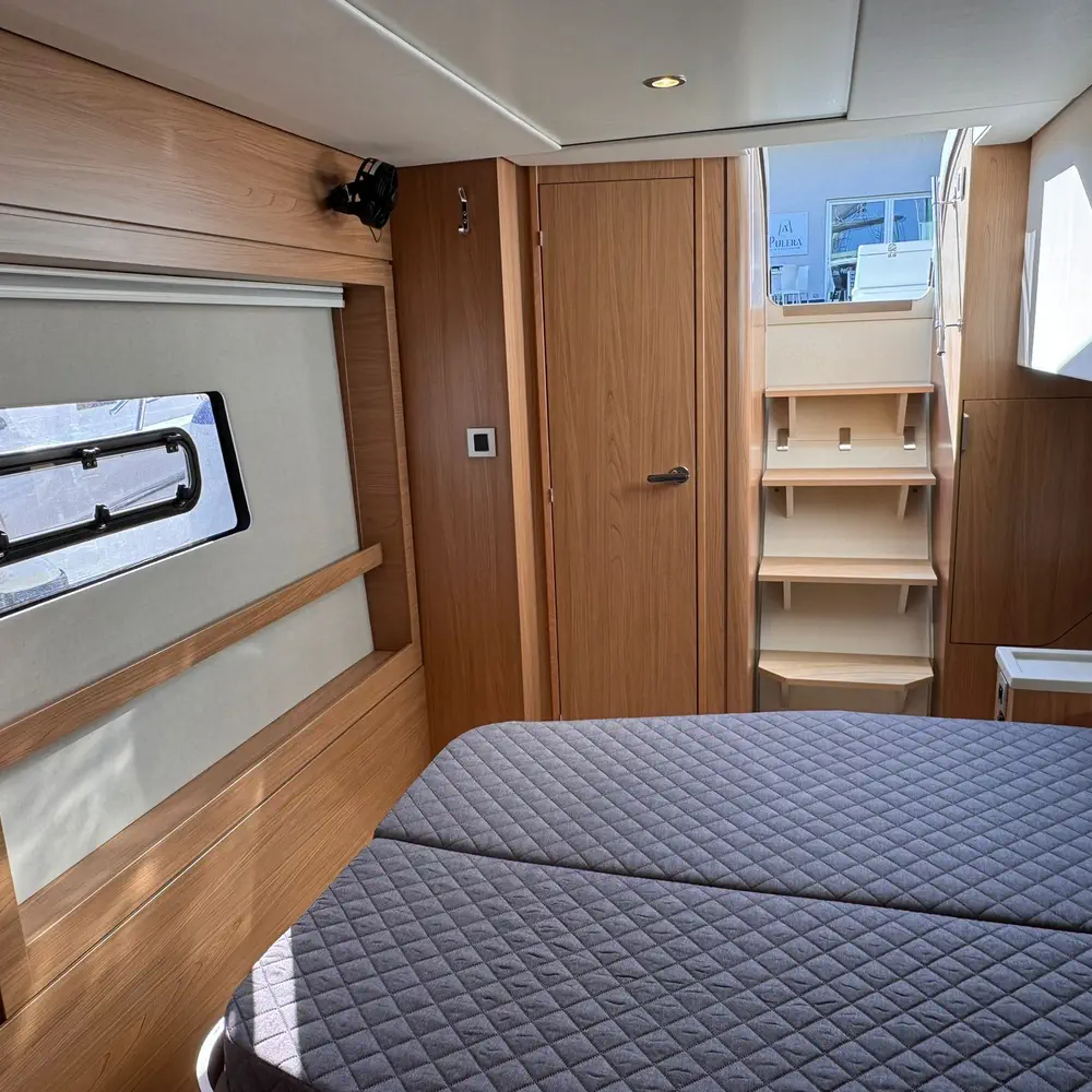 Silver Dolphin 27