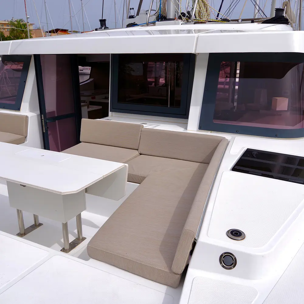 Antigone - A/C, Generator, Water maker 12