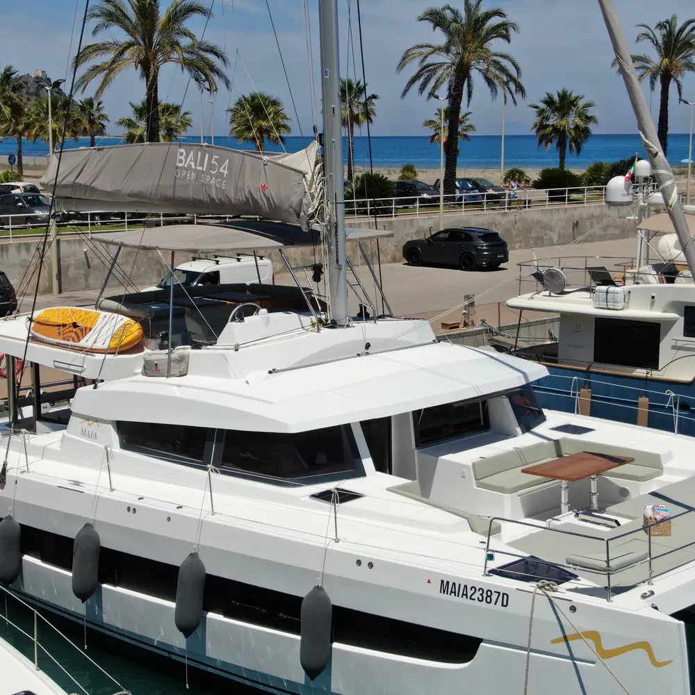 Maia 38