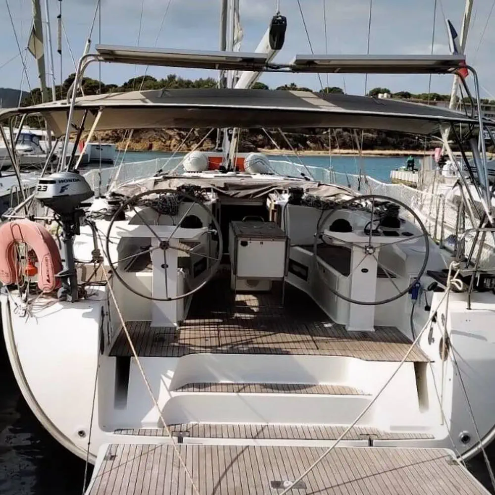 Ouranos 12