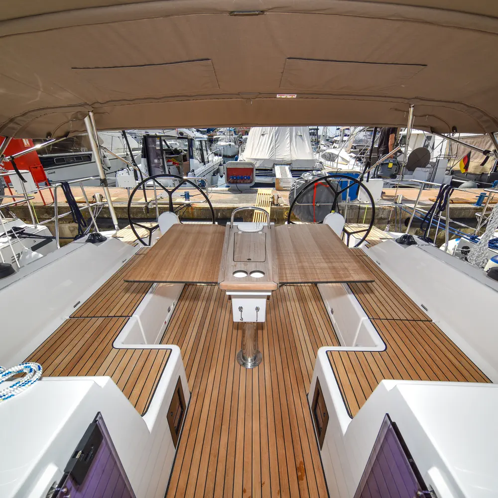 Mauvic 4