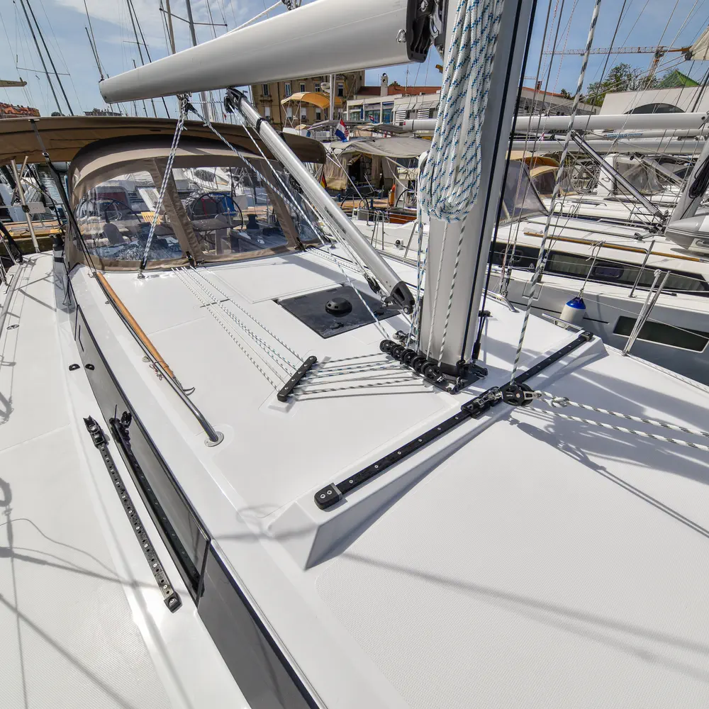 Mauvic 53