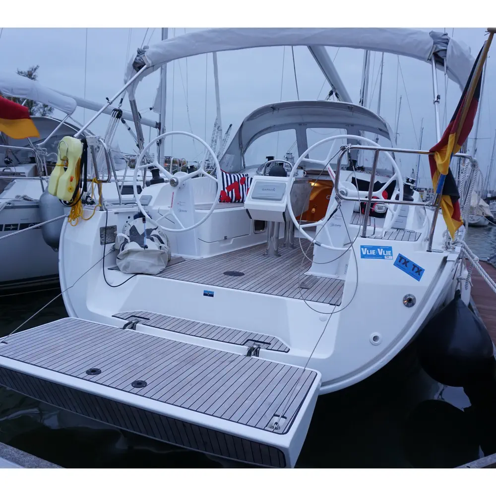 https://dsmkaagprkqin.cloudfront.net/images/bavaria-yachtbau/bavaria-cruiser-37/sail-boat/1460893280000103128-1746528680761630094--1000x1000.webp