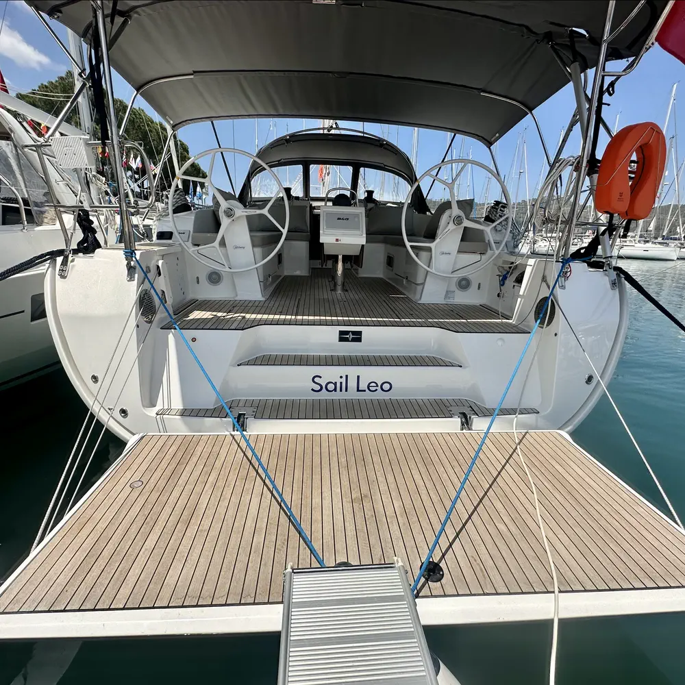 Sail Leo 14