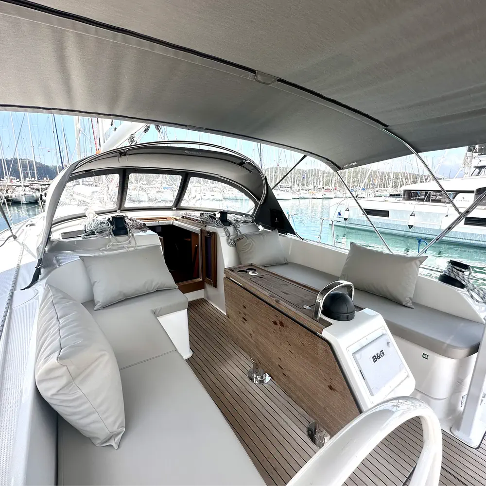 Sail Leo 13