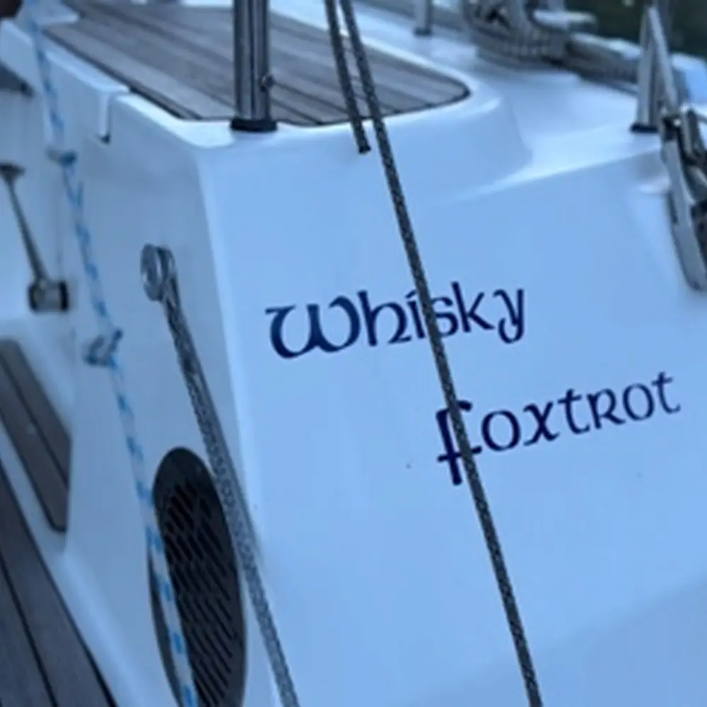 WHISKY FOXTROT 6