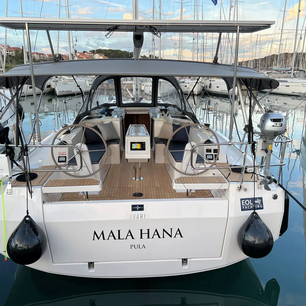 Mala Hana 28