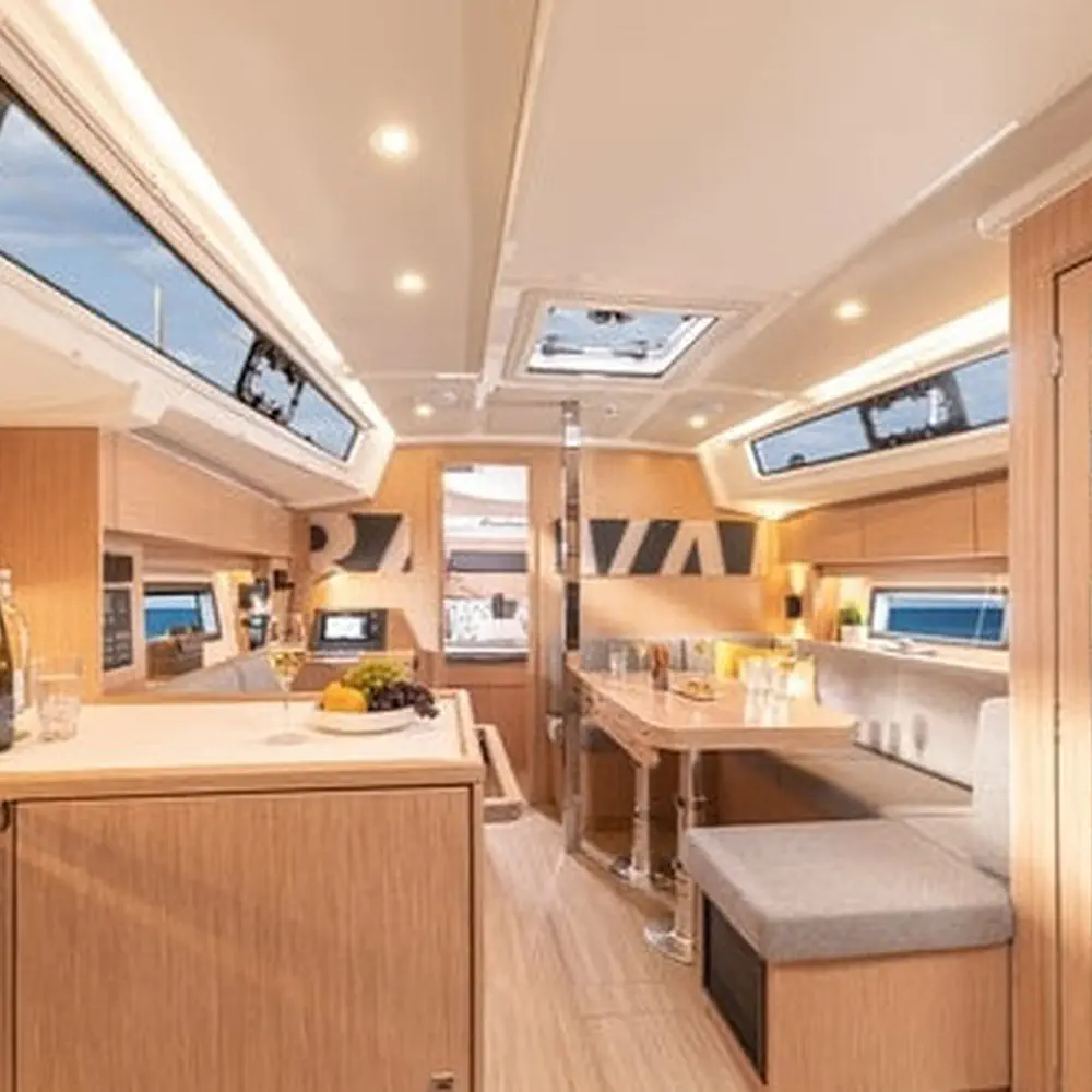 Bavaria C38 5