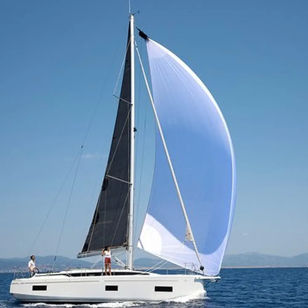 Bavaria C38 1