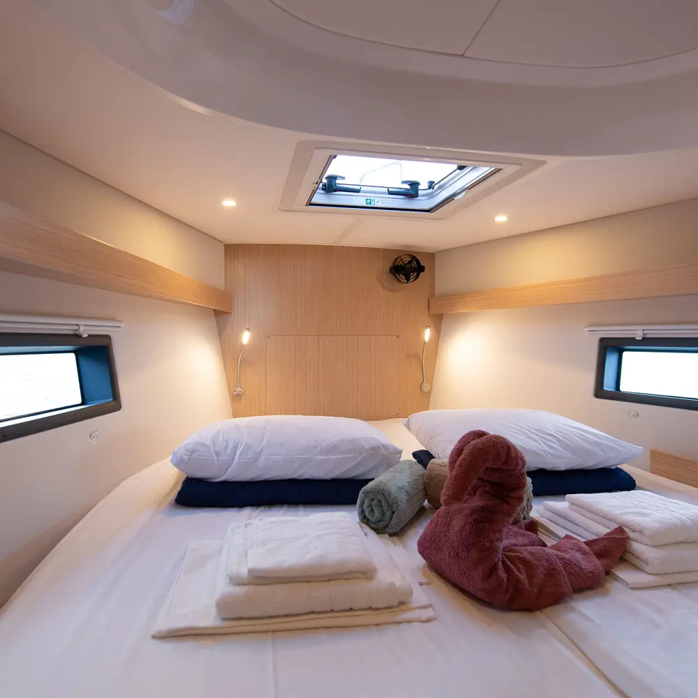 Karpouzi | A/C, Bow Thruster, Full teak deck 1