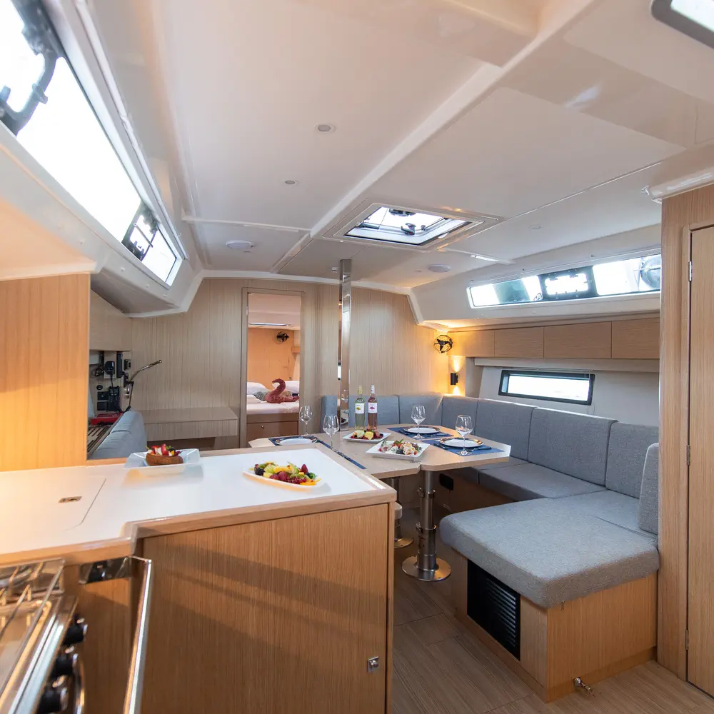 Karpouzi | A/C, Bow Thruster, Full teak deck 6