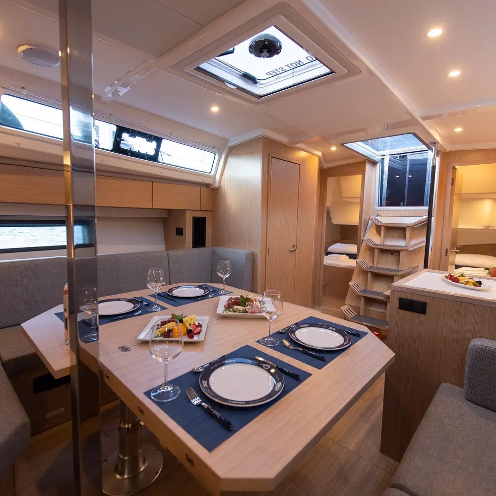 Karpouzi | A/C, Bow Thruster, Full teak deck 13