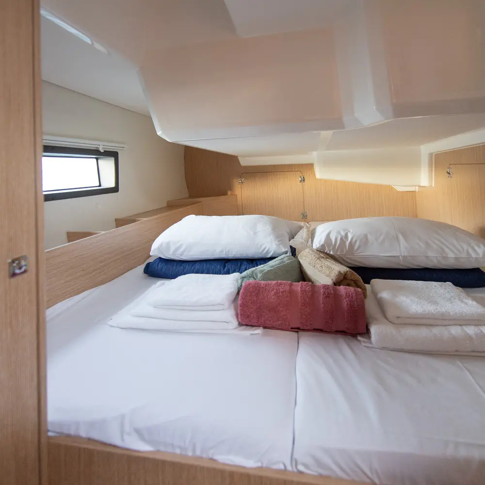 Karpouzi | A/C, Bow Thruster, Full teak deck 17
