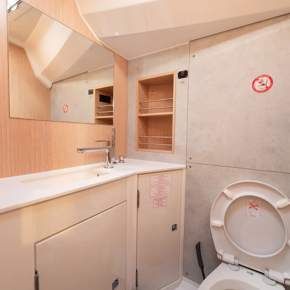 Karpouzi | A/C, Bow Thruster, Full teak deck 19