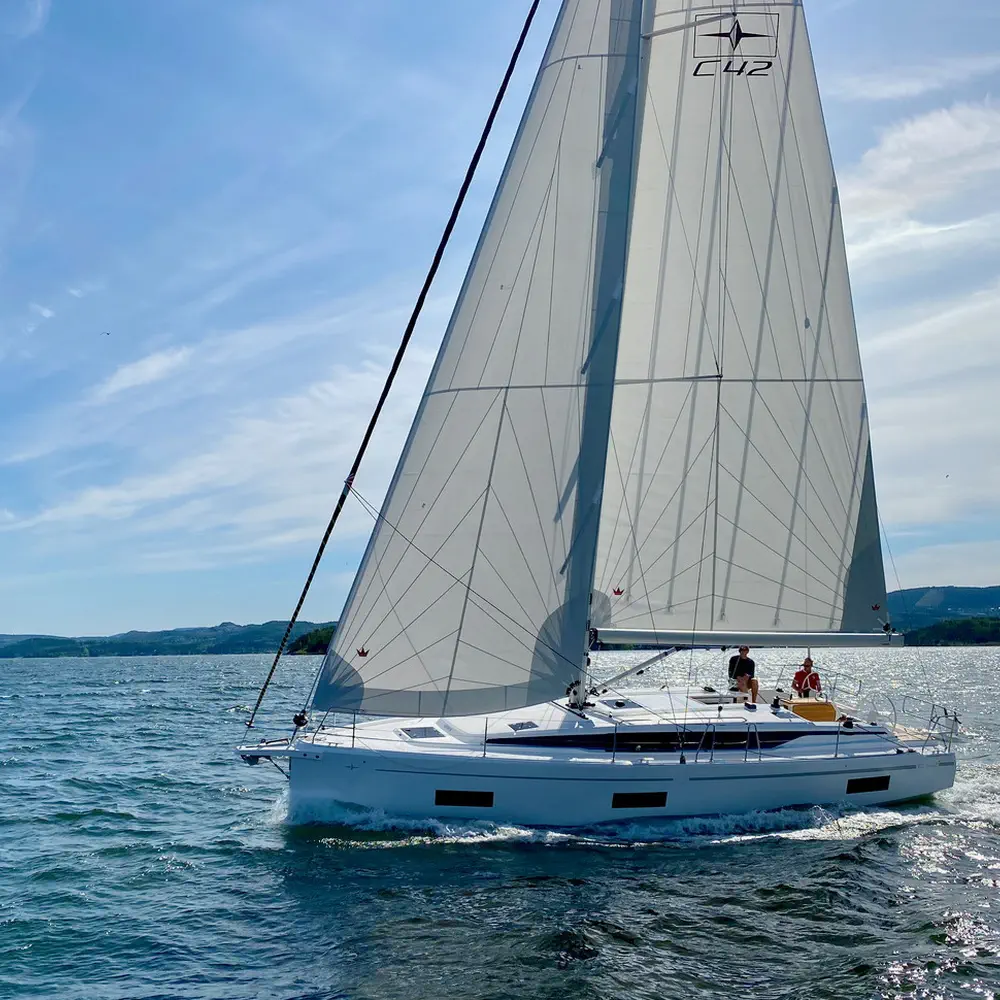 https://dsmkaagprkqin.cloudfront.net/images/bavaria-yachtbau/sail-boat/bavaria-c42/3662513950000100171-1746787172726919800-pres-c42-22-i-1000x1000.webp