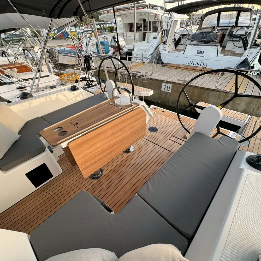 Ivana 26
