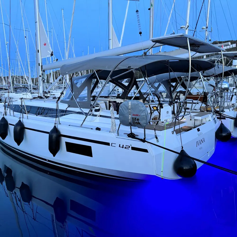 Ivana 24