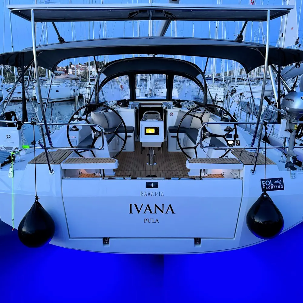 Ivana 33