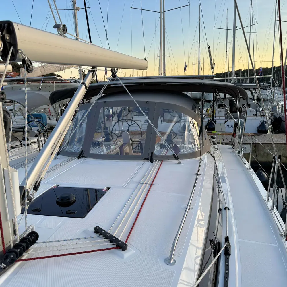 Ivana 28