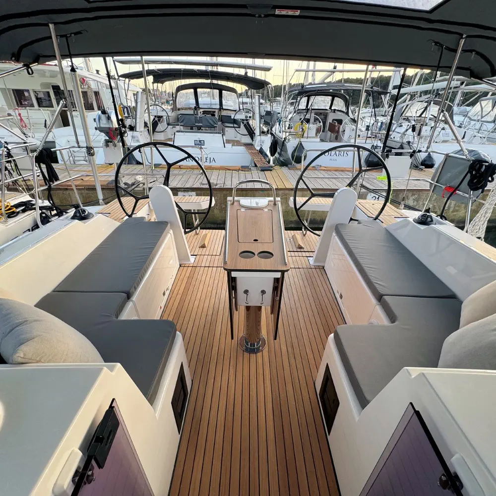 Ivana 25