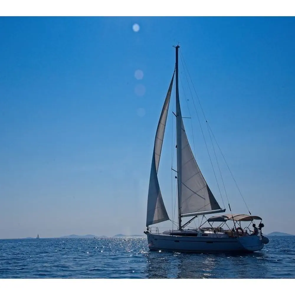https://dsmkaagprkqin.cloudfront.net/images/bavaria-yachtbau/sail-boat/bavaria-cruiser-41/2555500314600421-1746787318869511084-mh-62-1000x1000.webp