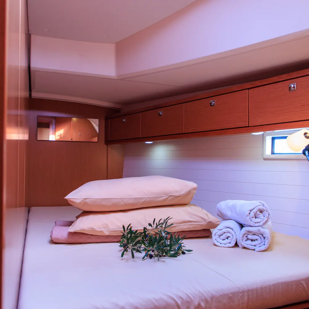 Kyveli 16