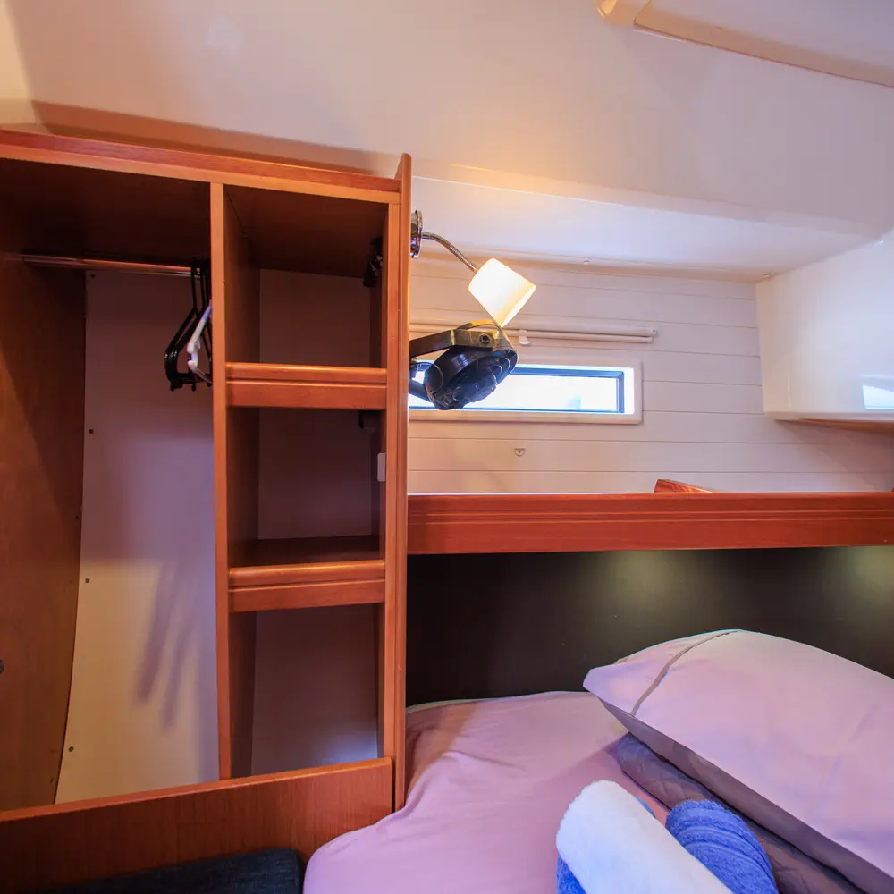 Kyveli 25