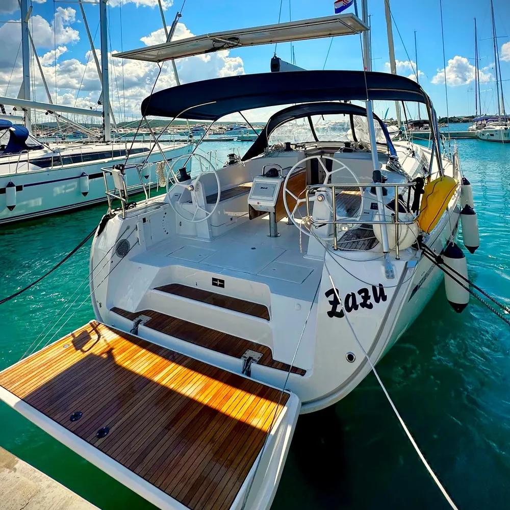 Zazu 10