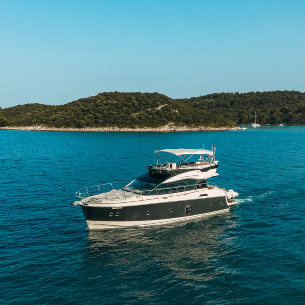 Main image of motor boat, Monte Carlo 5 Blizzard