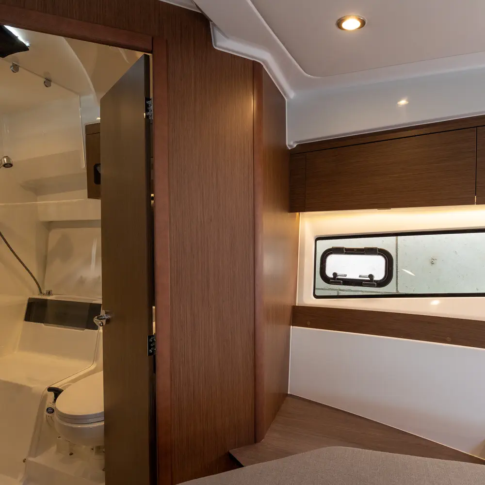 DESIRE 16