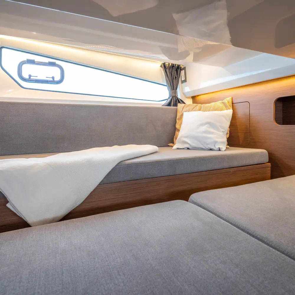 FALCON (Antares 11 coupe) 17