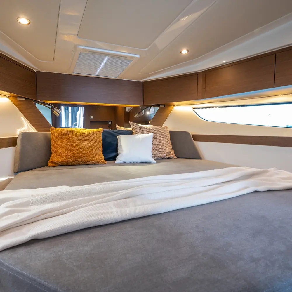 FALCON (Antares 11 coupe) 29