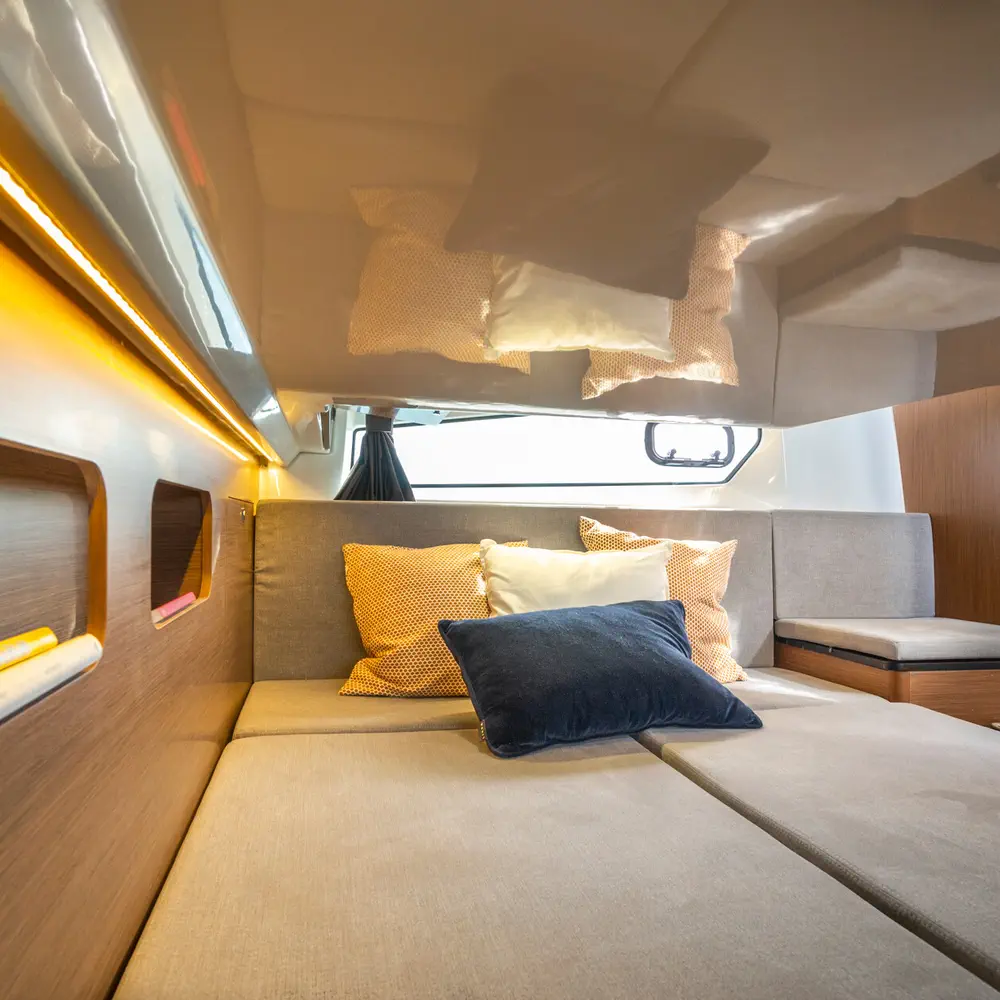 FALCON (Antares 11 coupe) 32