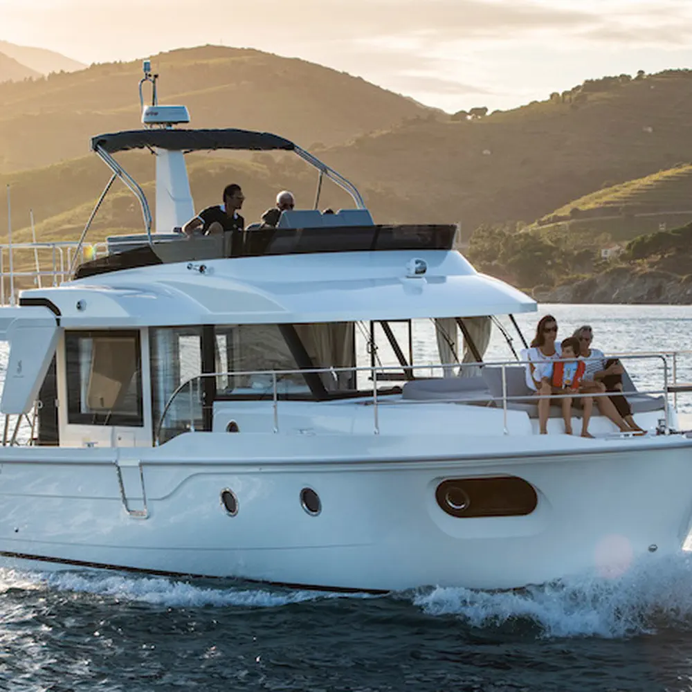 https://dsmkaagprkqin.cloudfront.net/images/beneteau/motor-boat/swift-trawler-41/5827011013102622-1746633729930717673-eduard-1000x1000.webp